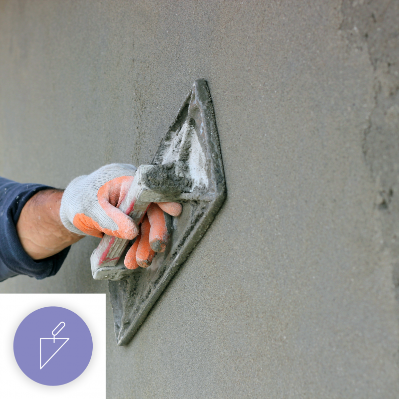 Reparieren einer Wand mit Spezialmörtel